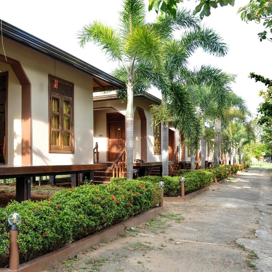 Hôtel Sunrise Cabanas à Baie d'Arugam Extérieur photo